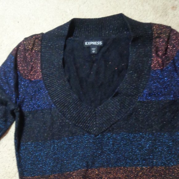 $5ifbundle3 Express v neck striped sweater with metallic accents size XS - Picture 5 of 12